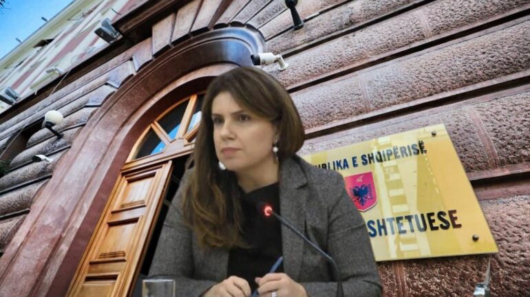 Mandati në Kushtetuese, caktohet data për shqyrtimin e kërkesës së Naureda Llagamit