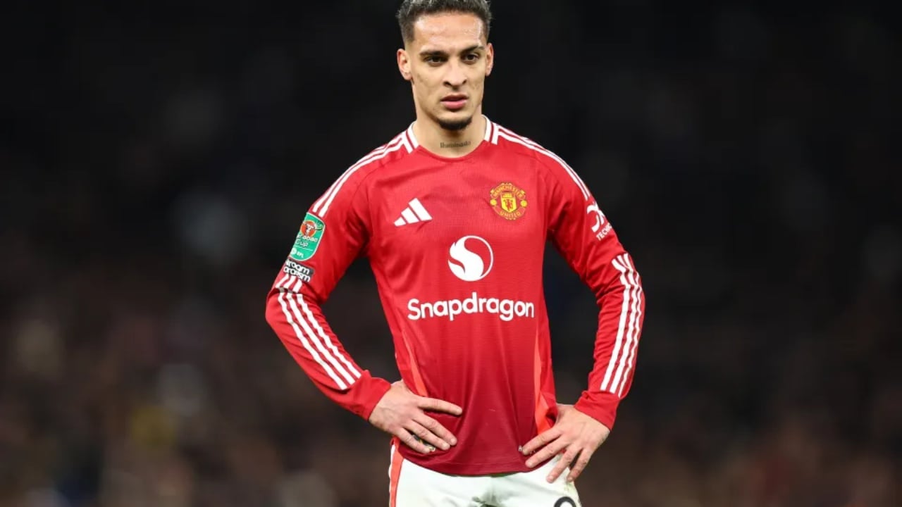 Ish-ylli i United tregon ‘makthet’ të Djajtë e Kuq: Kam fjetur 40 ditë në një hotel afër aeroportit