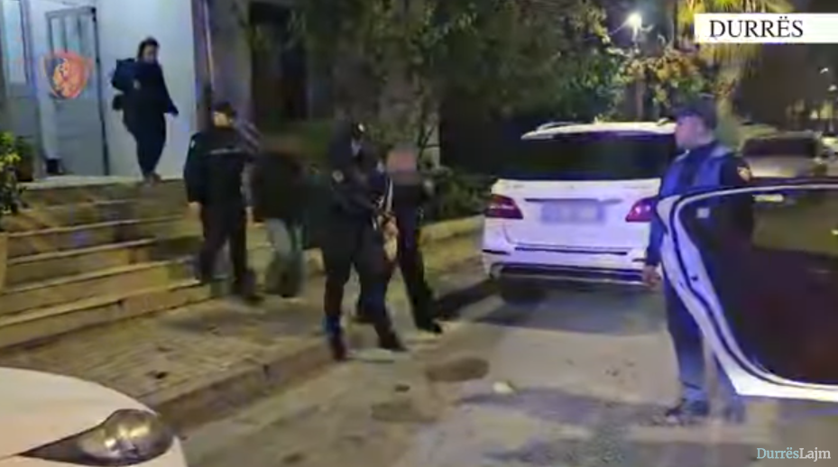 Ishin arrestuar edhe më parë nga policia, por vazhdonin prostituoheshin në Durrës. 2 prangosen, një tjetër shpallet në kërkim (VIDEO)