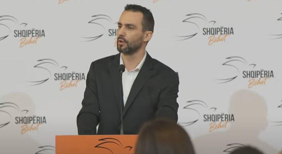 Lapaj: Belinda Balluku thirret ne SPAK se paguajmë 60 mijë euro për TEC-et lundruese, por ju s’keni drita