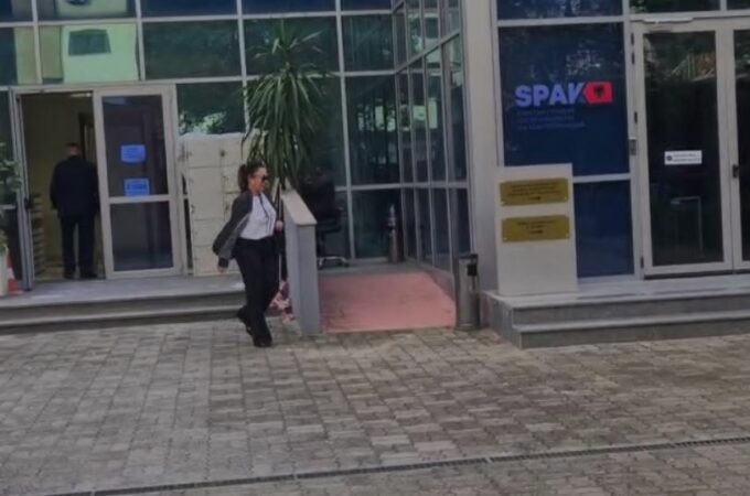 SPAK e pret t’i komunikojë akuzat, Balluku çon të parën motrën avokate në Prokurorinë e Posaçme