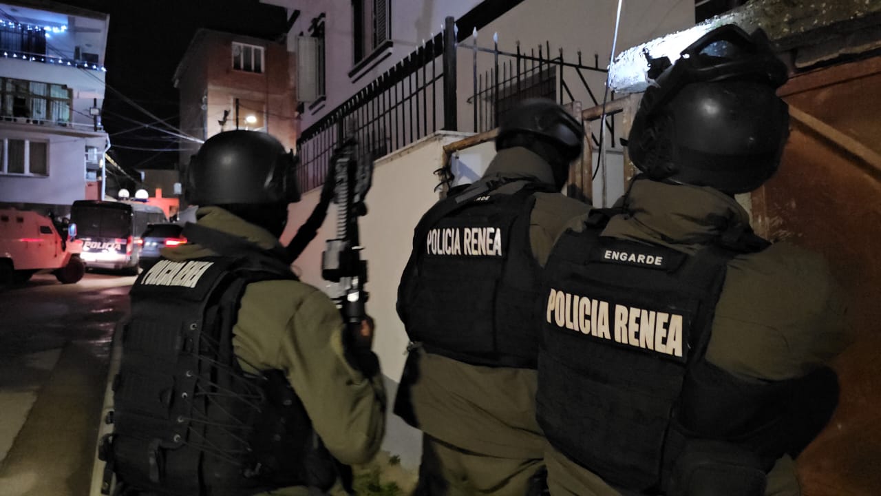 RENEA dhe FNSH zbarkojnë në Sarandë pas atentatit me tritol ndaj Isuf Jaçajt