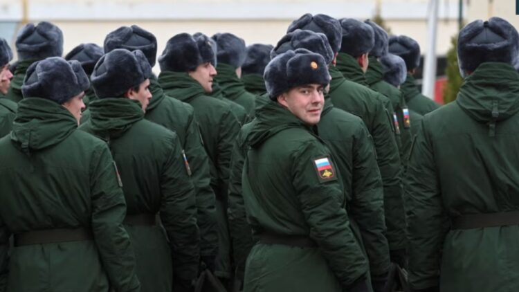 Lufta në Ukrainë/ Pse në Rusi po ulen shpërblimet për ushtarët?