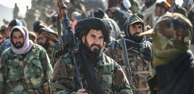 Përleshje midis forcave talibane dhe pakistaneze, ta paktën 10 civilë humbin jetën