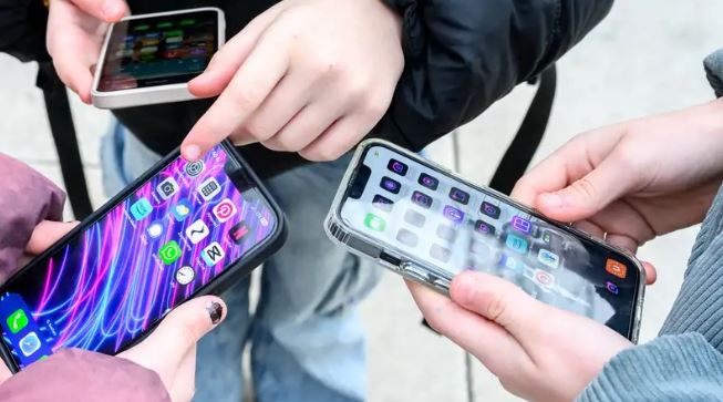 Australia ndalon mediat sociale për fëmijët nën 16 vjeç