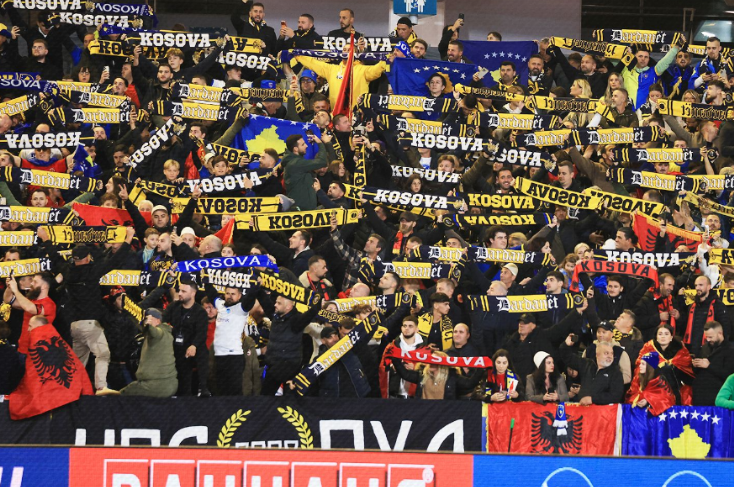 Tifozët e Kosovës detyrojnë federatën sllovene të marrë vendimin drastik