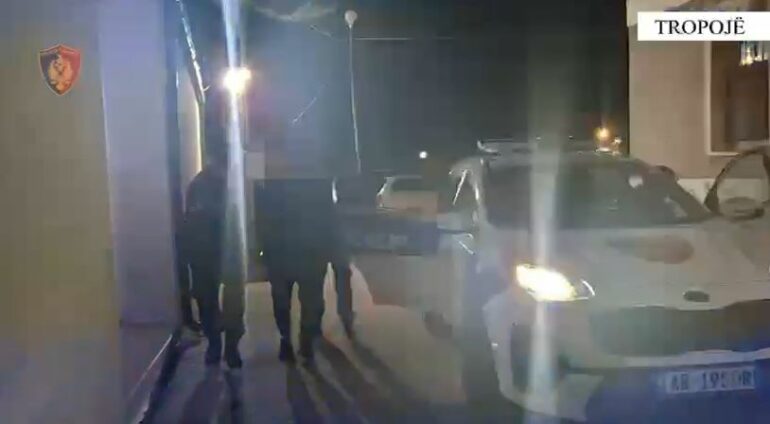 I dënuar për ‘marrëdhënie seksuale me dhunë’ në Itali, arrestohet në Tropojë 46-vjeçari (EMRI)