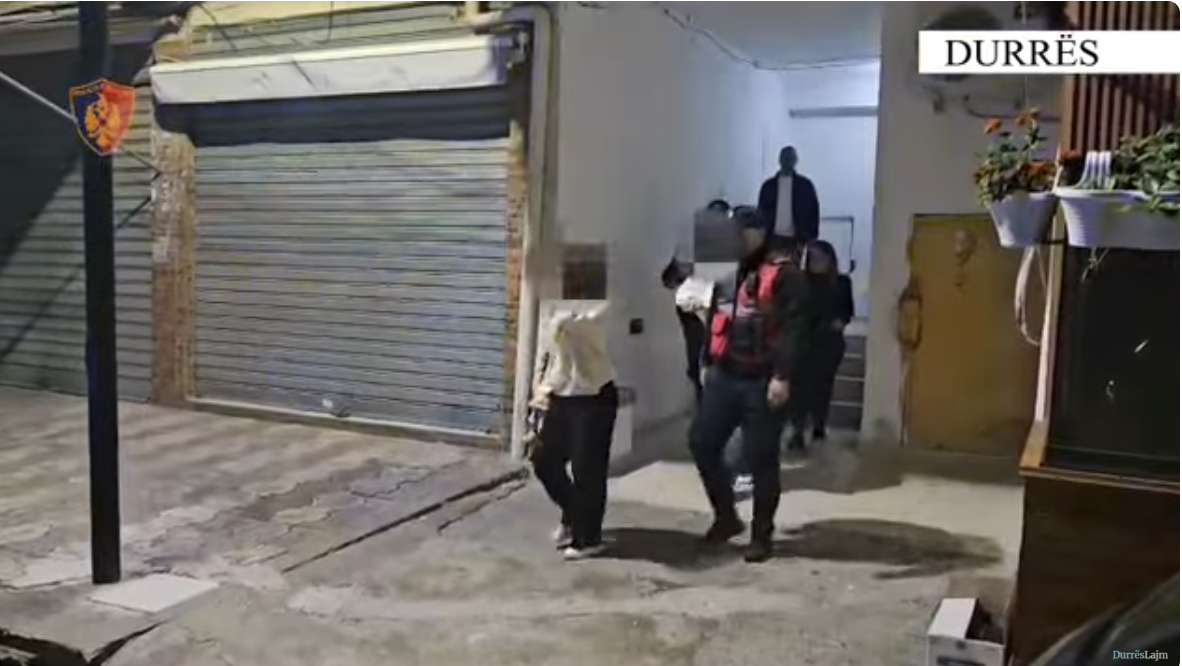 Durrës/ Zbulohet apartamenti ku ushtrohej prostitucion, arrestohen dy të huaja (VIDEO)