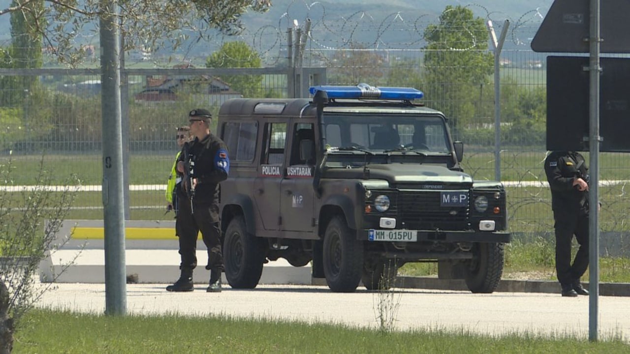 Përplasje me armë pranë aeroportit të Rinasit, dyshohet për viktima