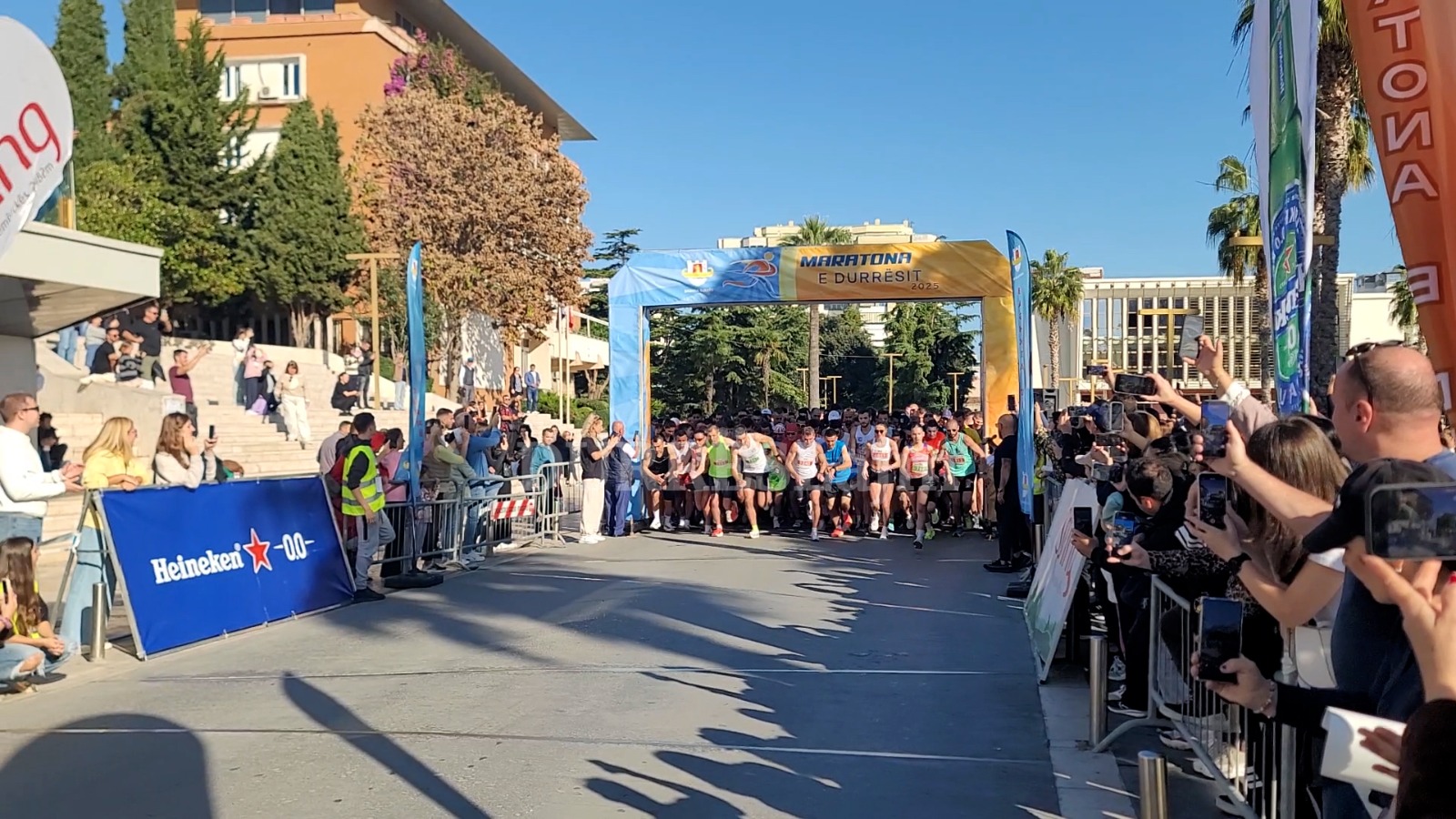 Maratona Durrës 2025/ Taulant Stërmasi: Mbi 1000 pjesëmarrës, kemi 2 vrapues 80-vjeçarë (VIDEO)