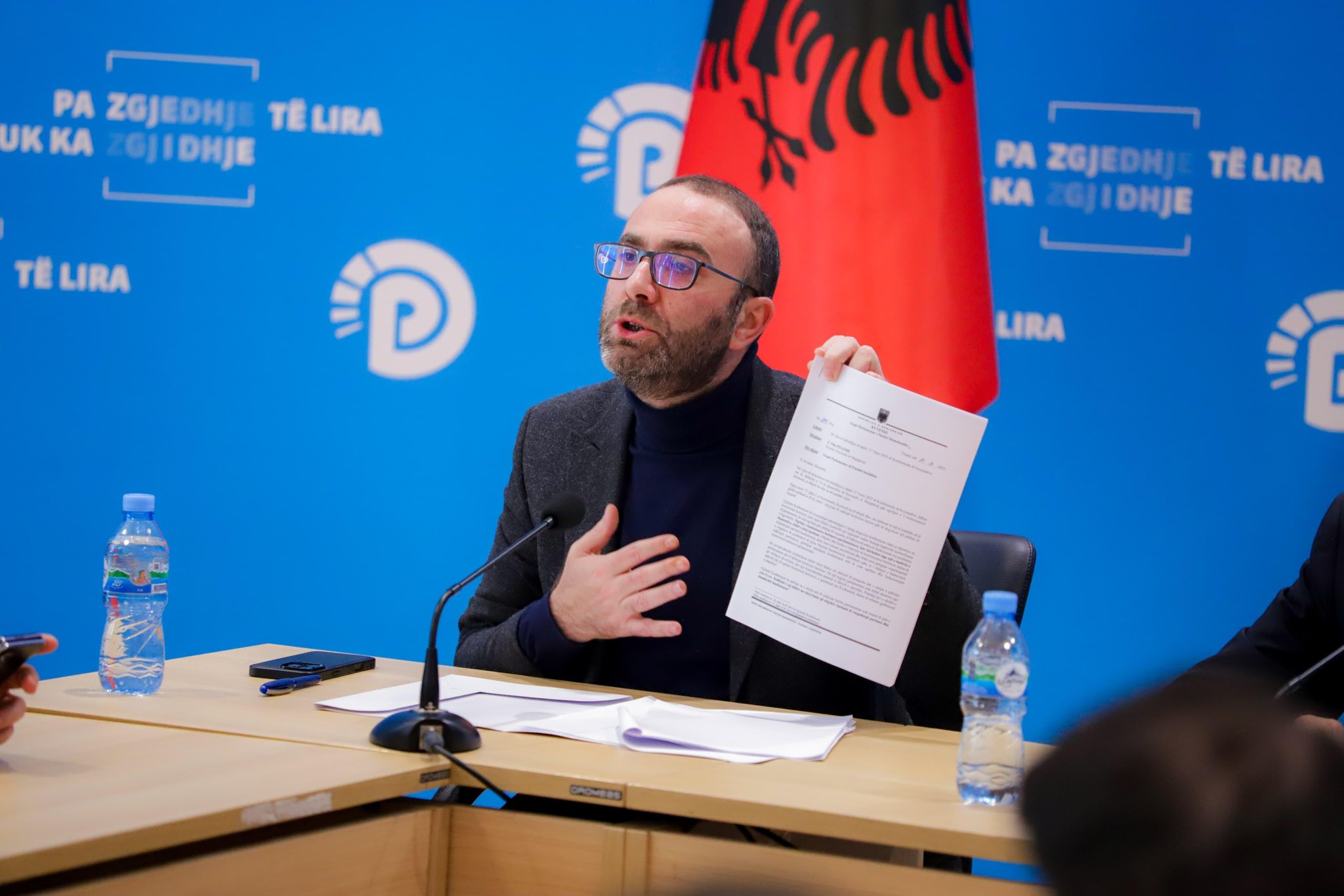 Bardhi: Presidenti ka futur në ngërç kushtetues Gjykatën Kushtetuese