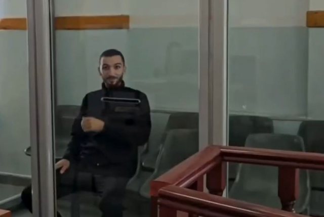 Durrës/ Nis seanca për Marjan Kodhelin, i riu shfaqet i qetë dhe i buzëqeshur