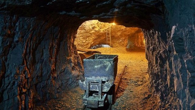 EMRI/ Shkoi për kontroll në galeri, ndërron jetë administratori i minierës