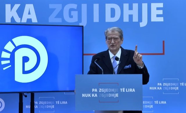 &#8220;Shaljani dhe Dani financues të fushatës së PS&#8221;/ Berisha: Bandat dhe qeveria, janë një dhe e njëjta gjë