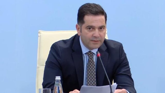 Pse bonus dhe jo rritje direkte për pensionistët? Ja i përgjigjet ministri Malaj