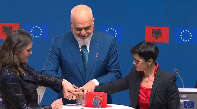 Tortë me numrin 6, Rama surprizon zyrtarët e BE-së