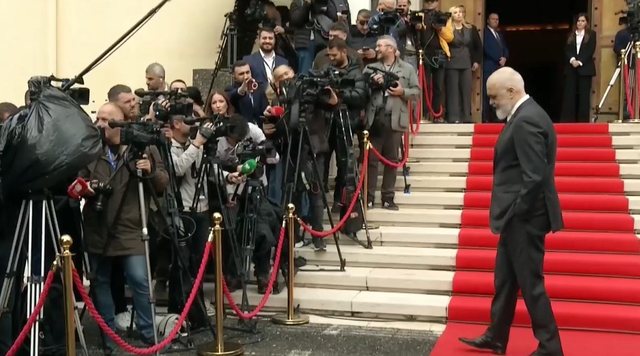 “A do ta zbatoni vendimin e GJKKO?”/ Pyetet para samitit me liderët e Ballkanit, ja si reagoi Rama