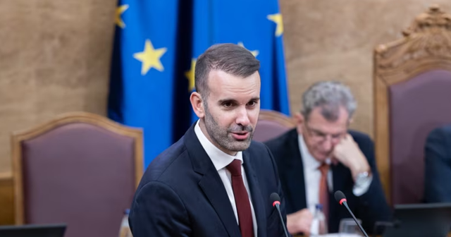 Mali i Zi ashpërson regjimin e vizave për shtetasit rusë