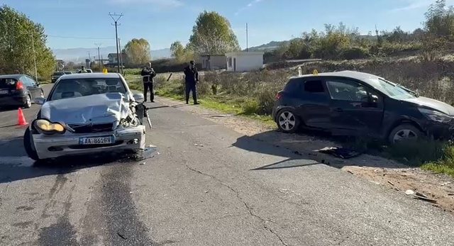 Përplasen dy automjete, raportohet për disa të plagosur