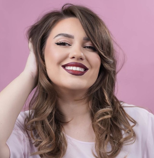 Brandet e Sara Karajt futen në rrjetin prestigjioz global të bukurisë