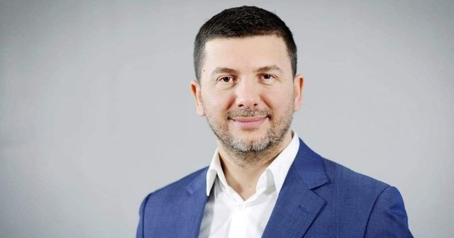 Jep dorëheqjen kreu i PDK-së në Kosovë, Memli Krasniqi