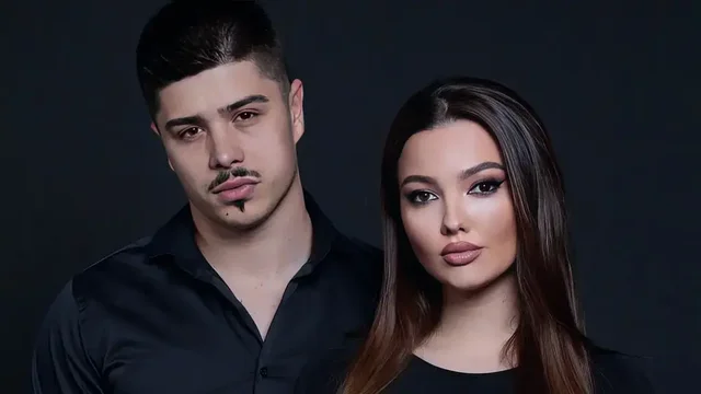 Aksidentohet çifti i këngëtarëve shqiptar