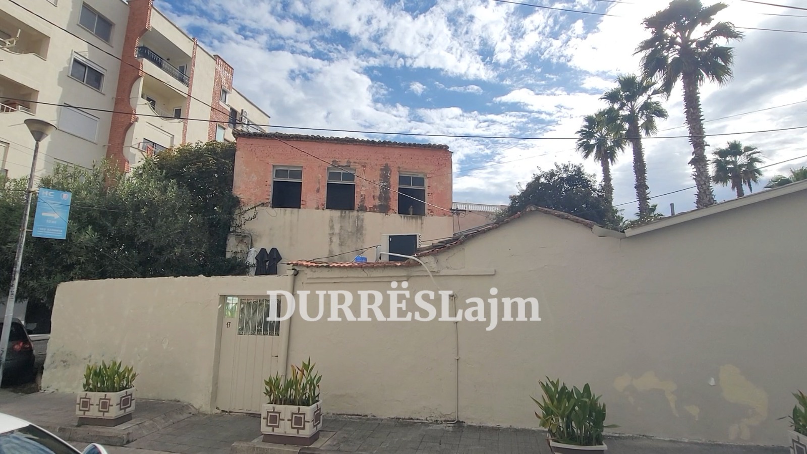 Dy shtëpi, dy fate të ndryshme nga projekti TID Durrës. 73-vjeçarja: Më lini të vdes këtu! (VIDEO)