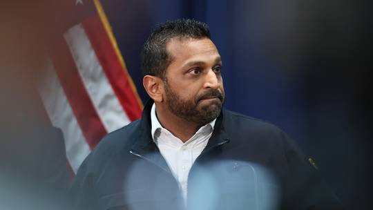 Diskutime për të ndaluar kontrabandën e fentanilit, Reuters: Drejtori i FBI-së kreu vizitë sekrete në Kinë