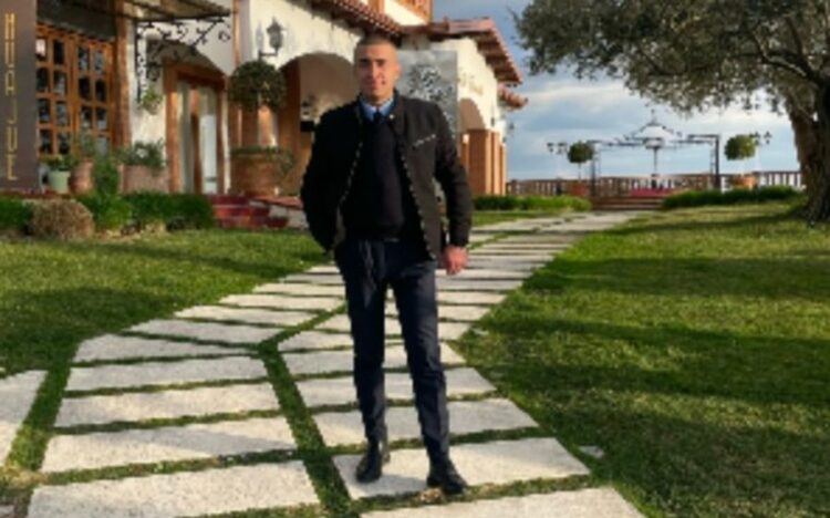 Hiqej si drejtor policie, si u zbulua 20-vjeçari që u jepte urdhra edhe policëve