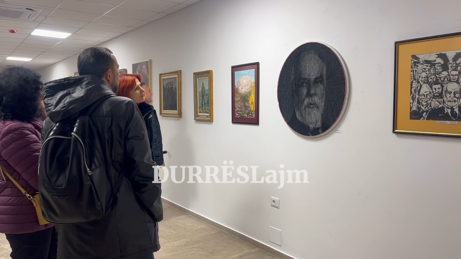 Durrës, ekspozita kolektive &#8220;Gjurmë&#8221; hapet tek galeria &#8220;Nikolet Vasia&#8221; (VIDEO)