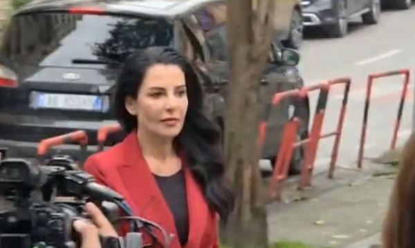 Belinda Balluku mbërrin në gjykatë! GJKKO e pezulloi nga detyra dhe i sekuestroi pasaportën