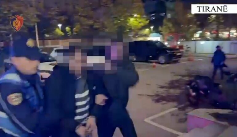 “21 mijë euro dhe të siguroj dokumentet amerikane”/ I dënuar me 6 vite burg, arrestohet 40-vjeçari