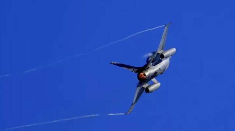 Rumania ngre avionët luftarakë: Hapësira jonë ajrore u shkel nga dronët