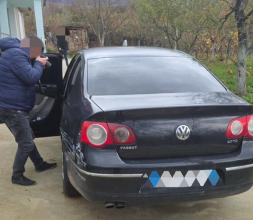 I dyshuar për shpërdorim detyre dhe  marrëdhënie seksuale me dhunë, arrestohet efektivi i policisë