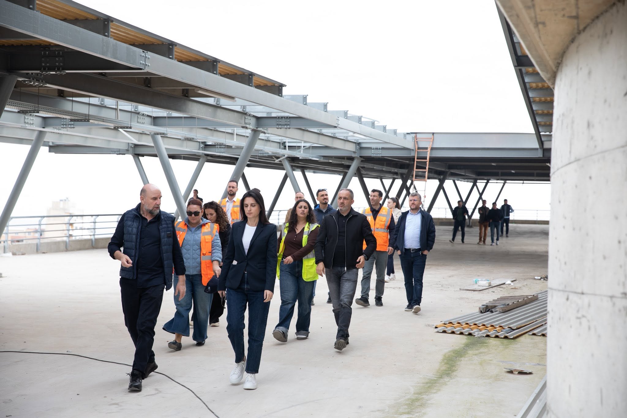 Sako: Parkimi publik në qendër të Durrësit drejt përfundimit, hapja së shpejti për qytetarët