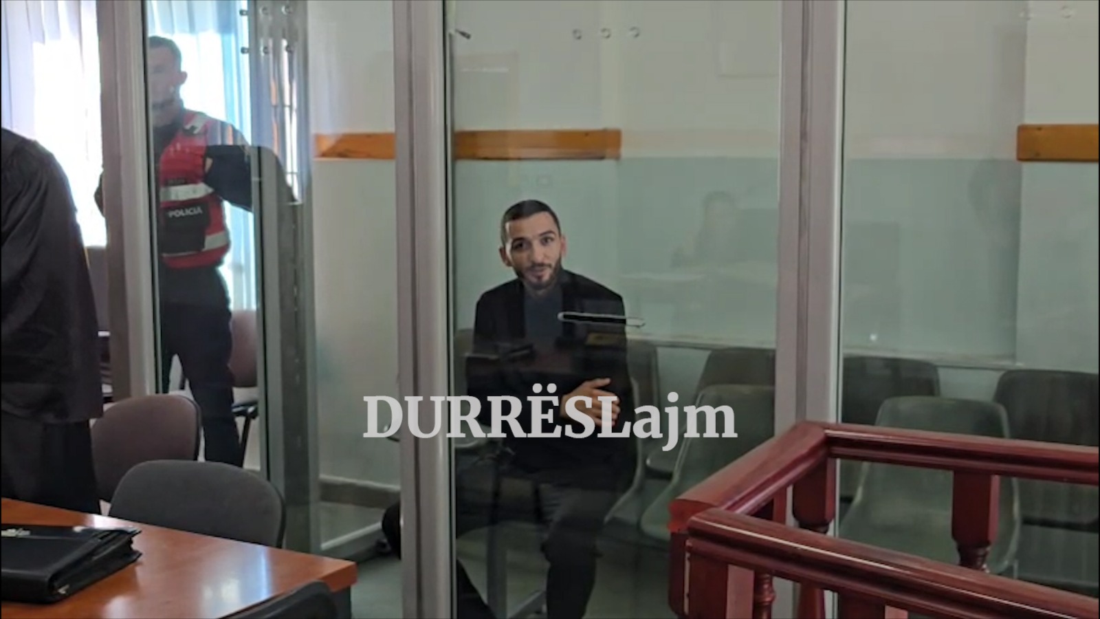 “Shpëto veten dhe njofto policinë”/ Djali vrau babain në Durrës, nëna e 25-vjeçarit rrëfen fjalët e fundit të bashkëshortit: Pashë tmerr me sy&#8230;