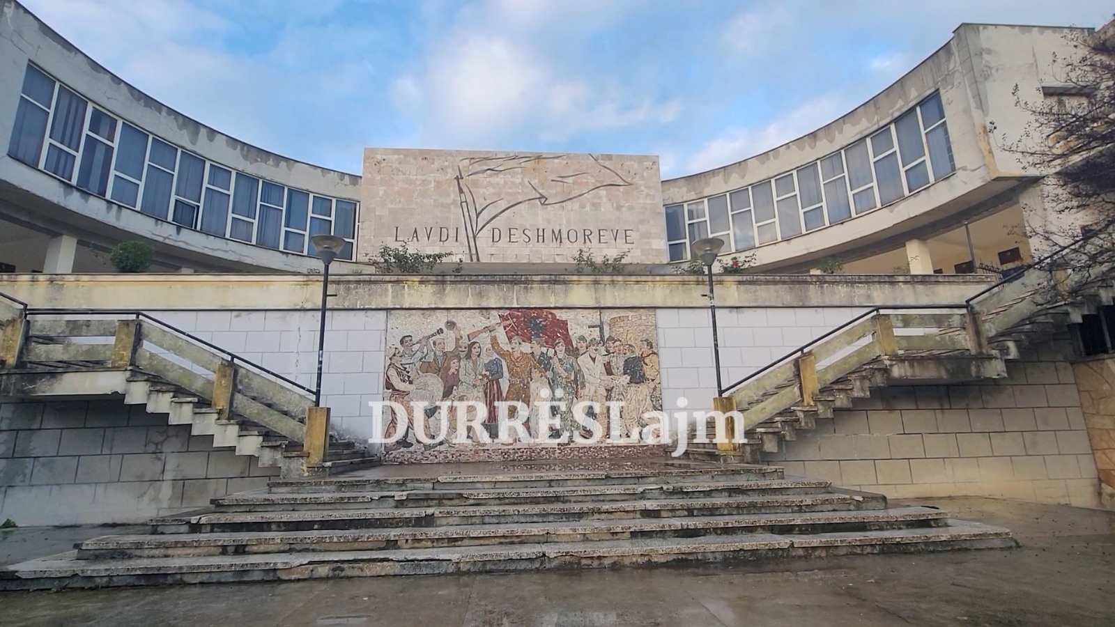 Nesër mbahen homazhet zyrtare në Mauzoleumin e Dëshmorëve në Durrës, por&#8230; (VIDEO)