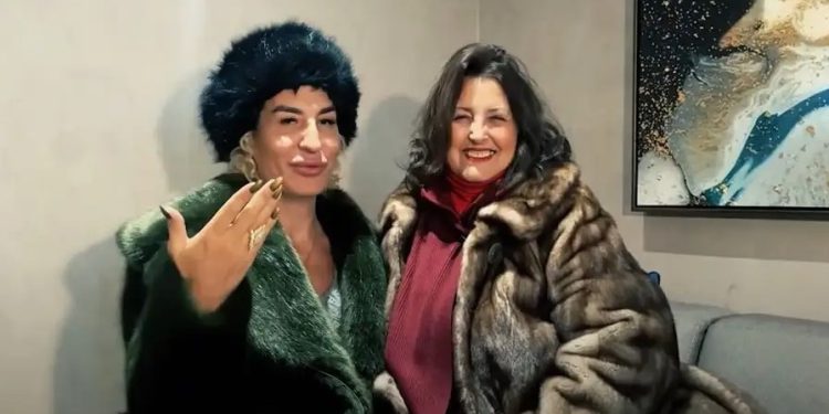 Elton Iliriani: Parashqevi Simaku beson se është ende e martuar