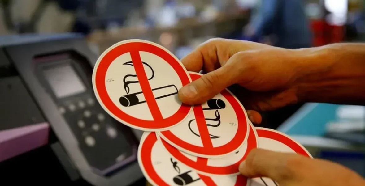 Maldivet bëjnë histori! I pari vend në botë që vendos ndalim të përhershëm të duhanit për të rinjtë e lindur pas 2007 