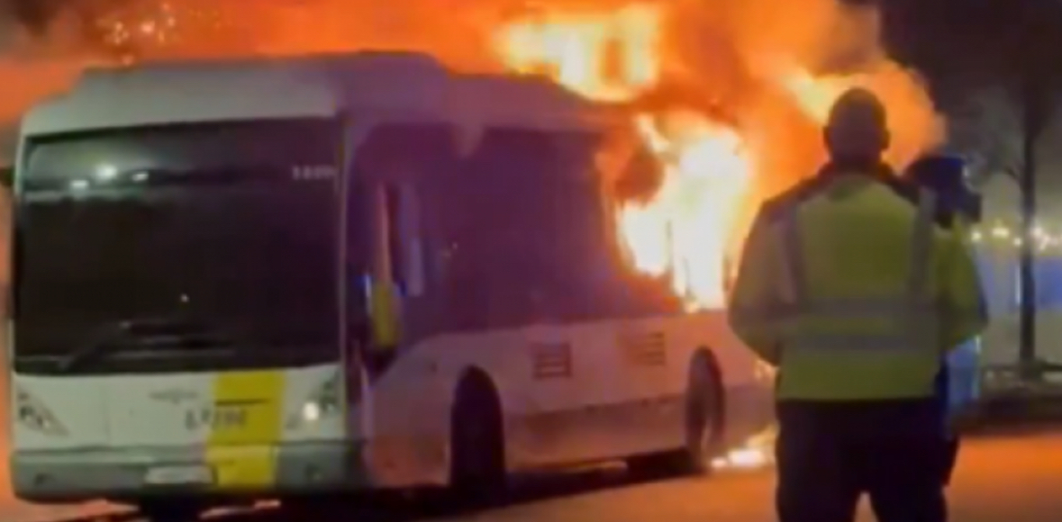 Merr flakë autobusi që po transportonte tifozët e Barcelonës për ndeshjen e Championsit 