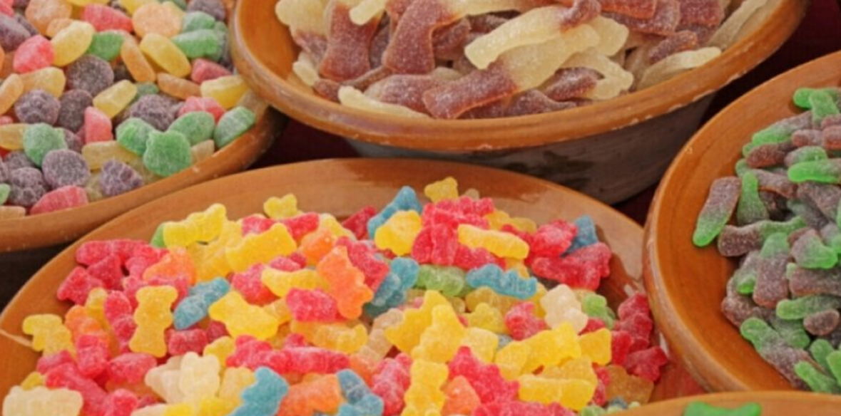 Dy vjet burg dhe dëbim për një shqiptar në Francë, vodhi 25 euro dhe disa karamele 