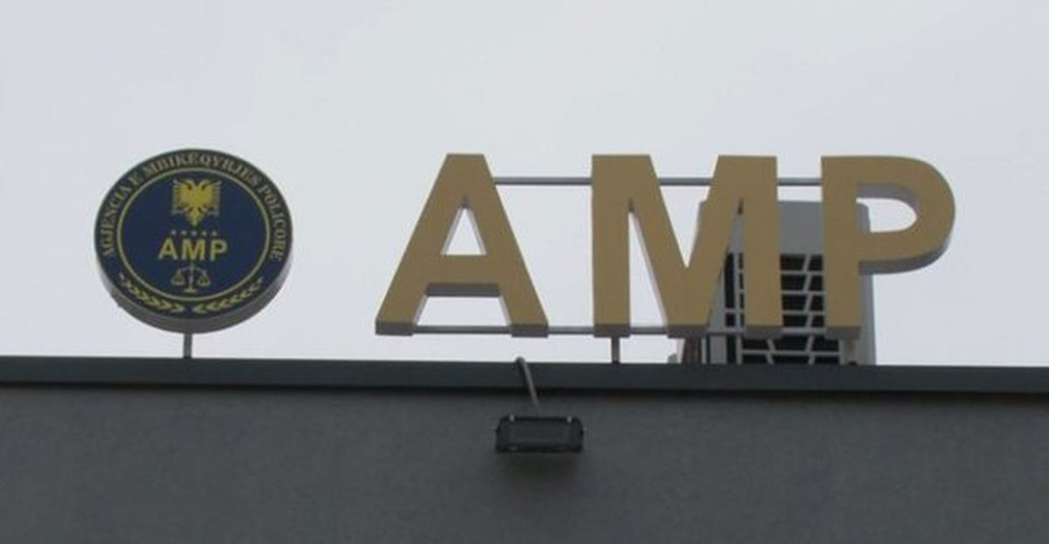 I dehur në timon, inspektori i Policisë shkakton aksident në Kamëz, arrestohet nga AMP 