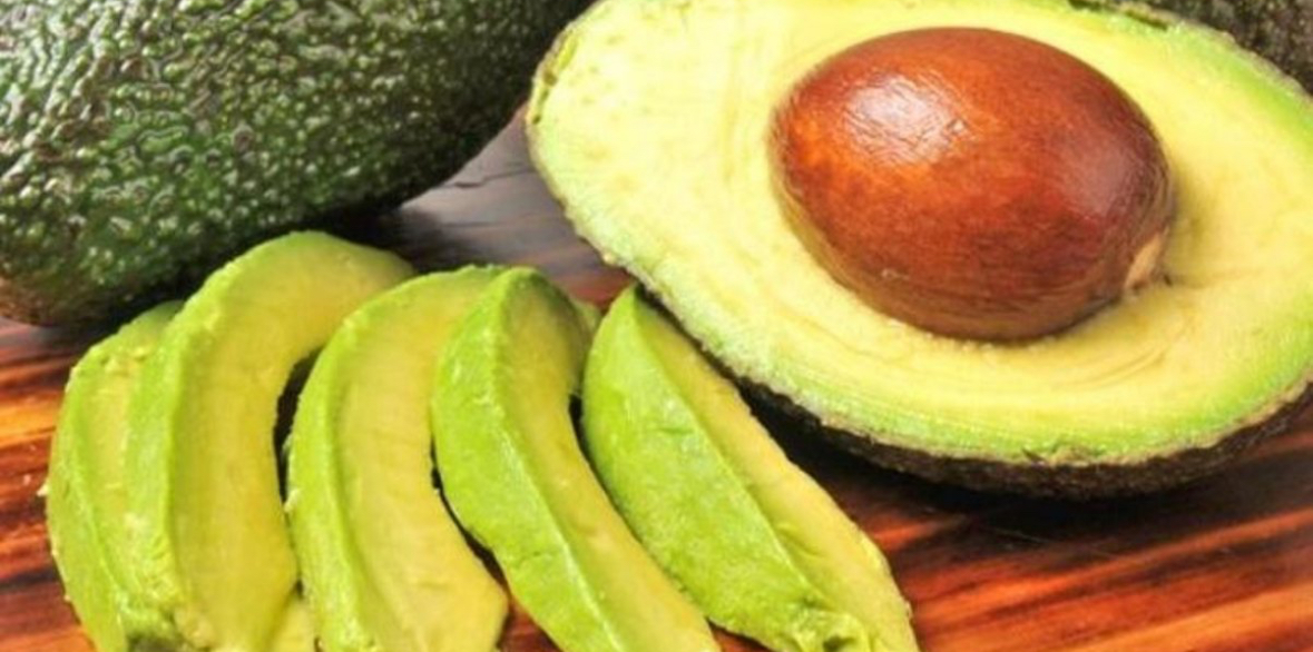 Nga tërshëra te avokado, njihuni me ushqimet që ndihmojnë në uljen e kolesterolit 