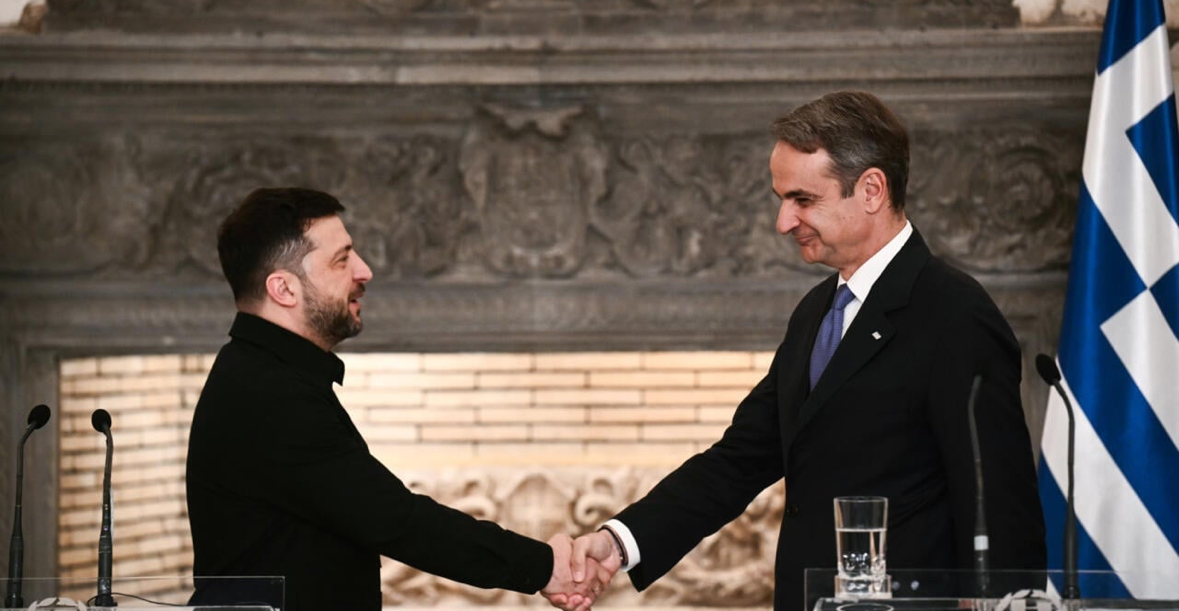 “Greqia bëhet nyje energjetike e Europës”, Mitsotakis dhe Zelensky firmosin marrëveshjen historike të gazit
