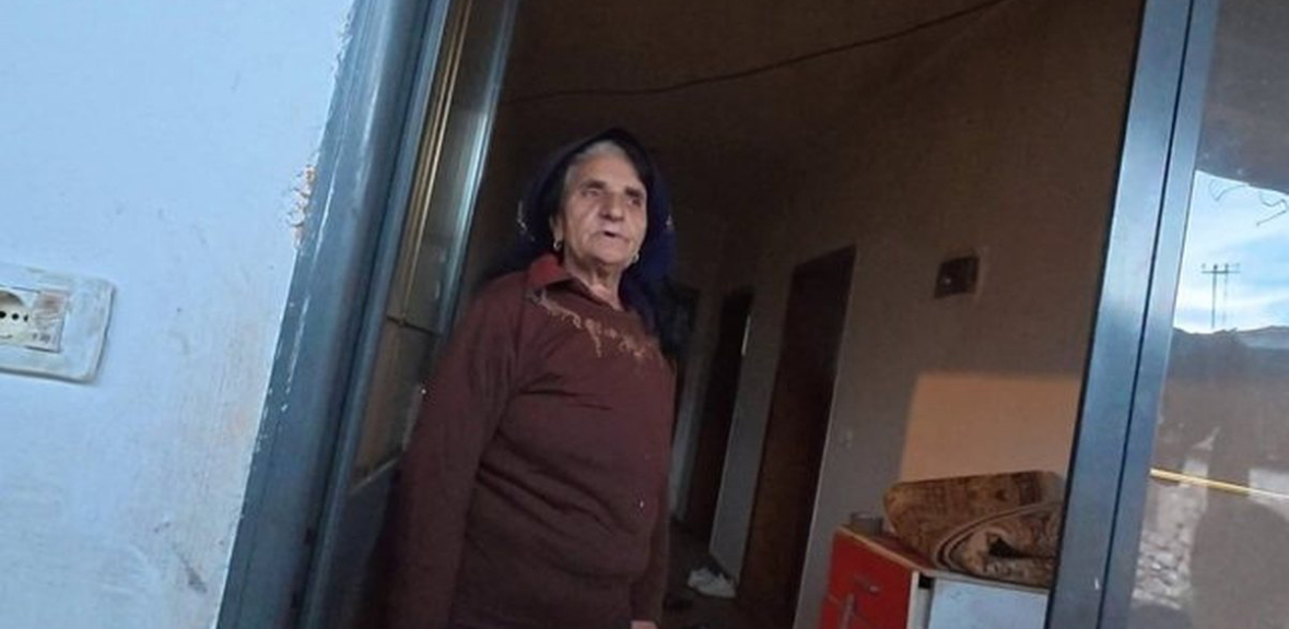 U helmuan e grabitën nga dhëndri! Flet e moshuara pas daljes nga spitali: Më tha pije këtë… 