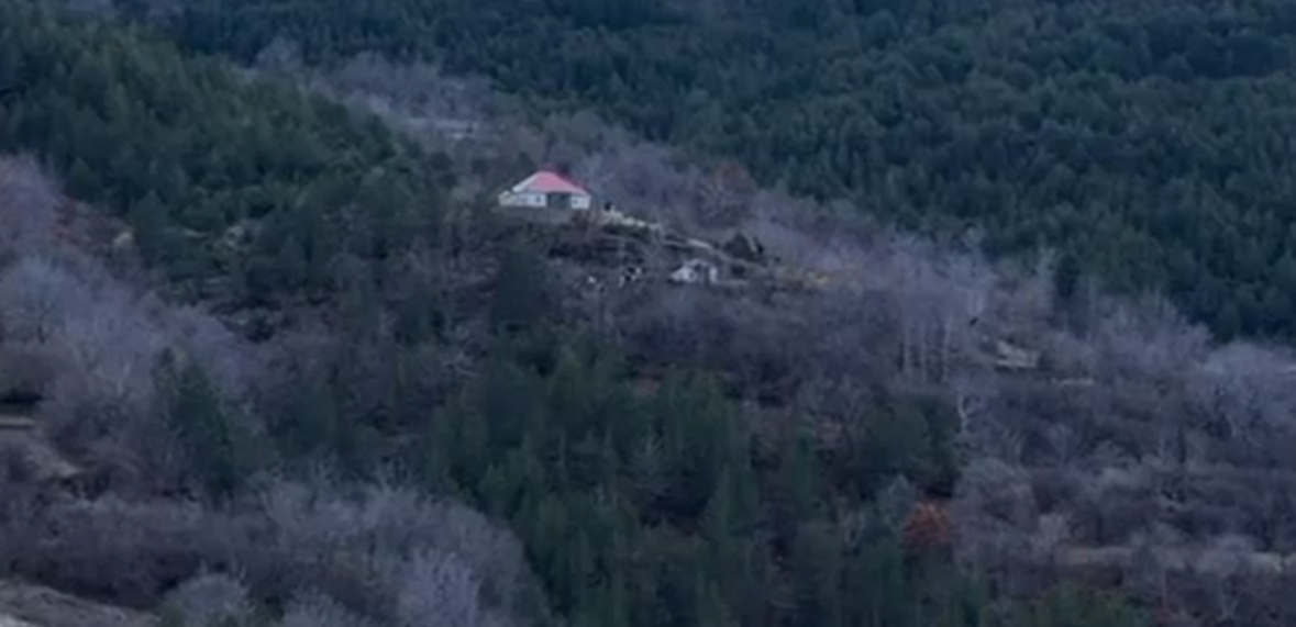 RENEA rrethon banesën në Pukë/ Identifikohet 24-vjeçari me prirje radikale që fshihet brenda shtëpisë, thërret &#8216;Allahu Ekber&#8217;