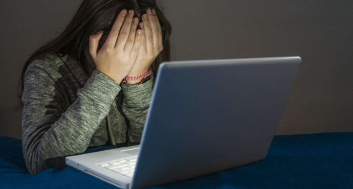 Dhuna digjitale, kërcënim i ri për gratë dhe vajzat në Shqipëri