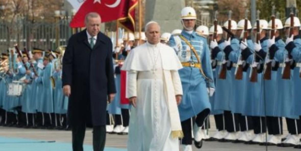Papa Leoni pritet nga Erdogani në Ankara 