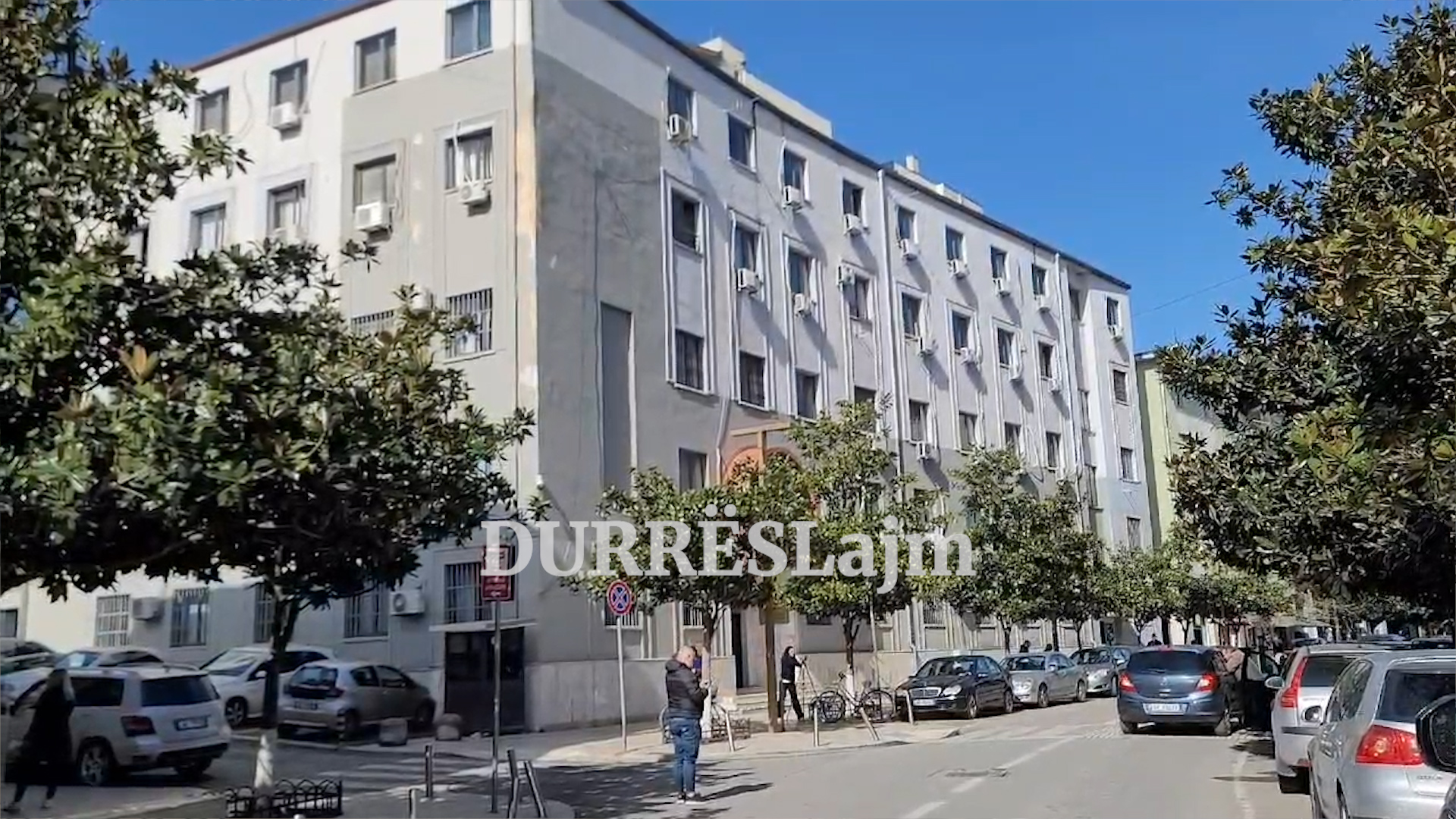 Plagosi rëndë 15-vjeçarin në Durrës, lihet në burg i mituri