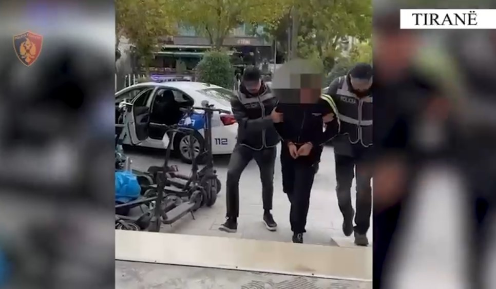 EMRAT/ Përdhunoi në makinë 29-vjeçaren, arrestohet autori! E pësojnë edhe shokët e tij